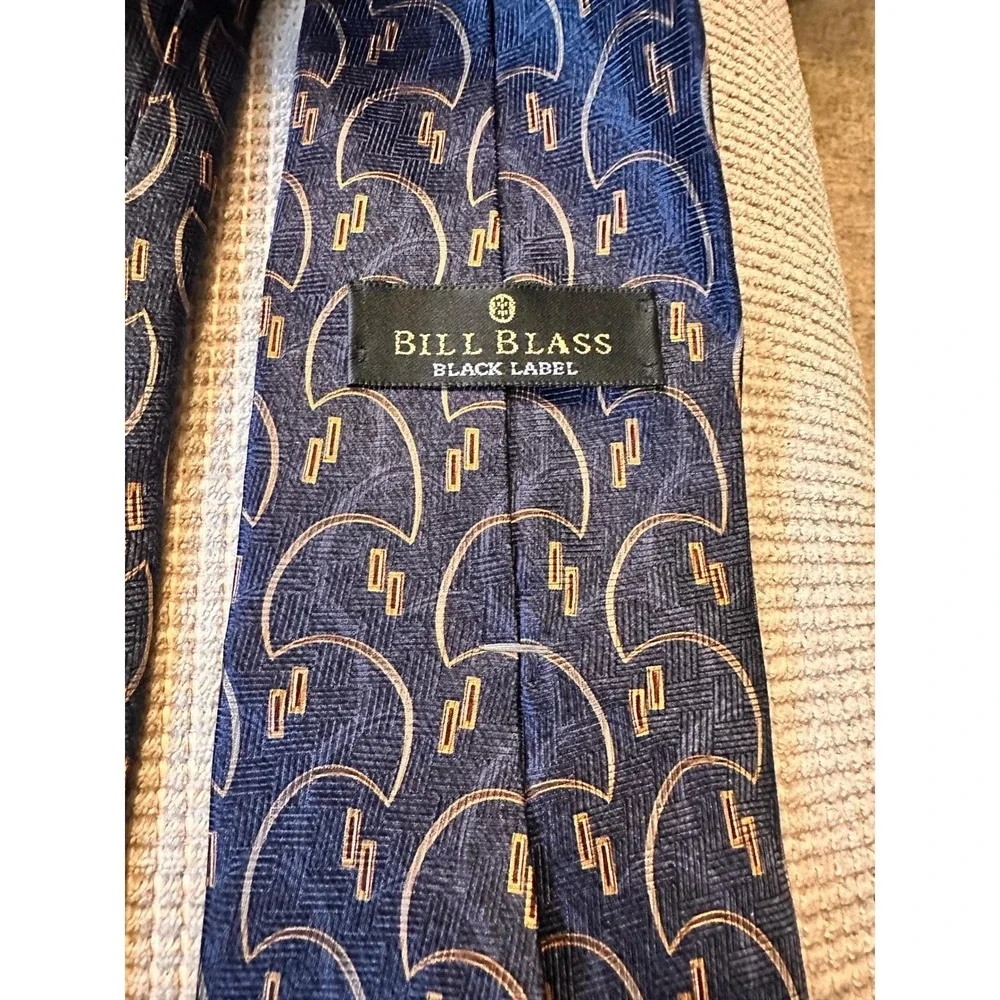 Bill Blass Black Label Mens Silk Tie‎ Navy Gold Scallop Art Deco Geometric